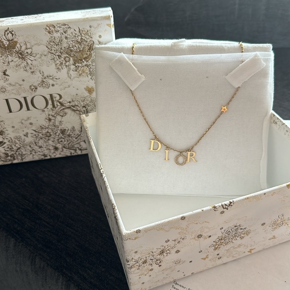 Women’s gold Dior necklace - Picture 9 of 12